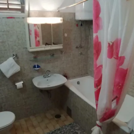 Jana On The Beach Apartment Omis